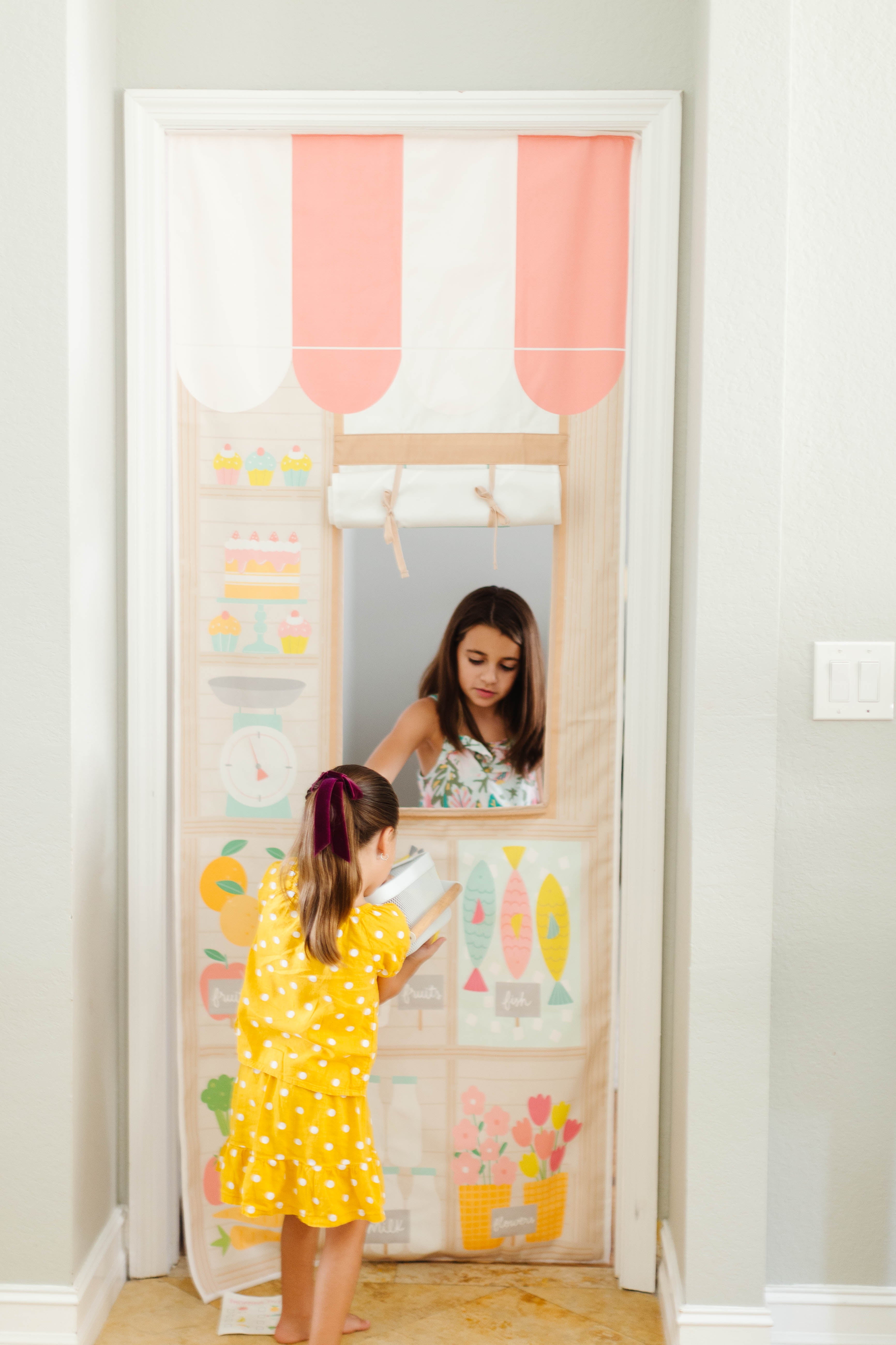 Farmer's Market Doorway Playhouse – Swingly